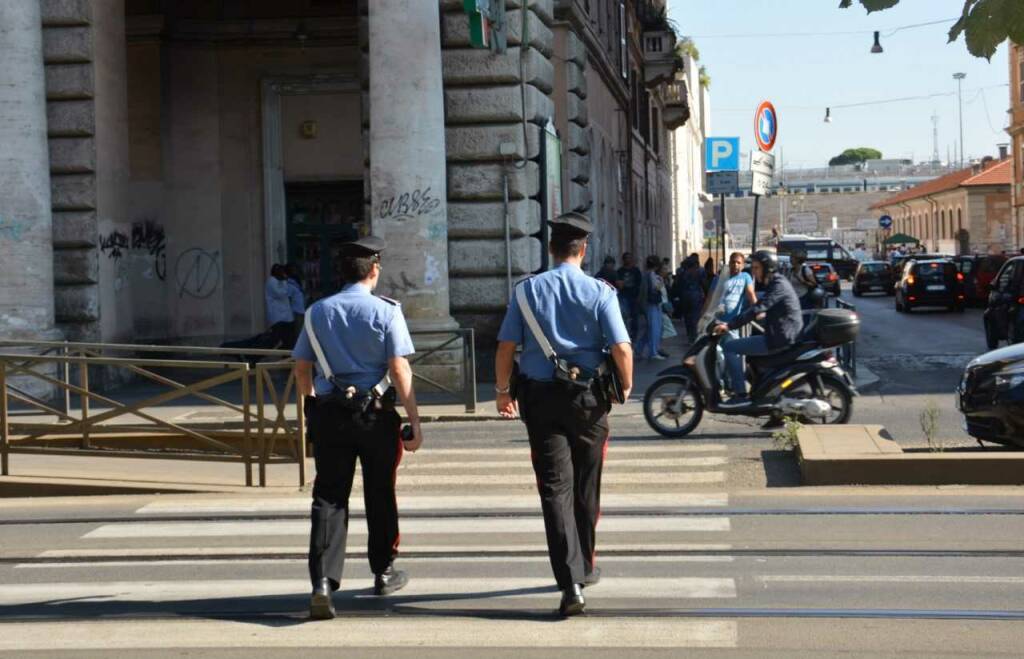 Furti di alcolici, profumi e abbigliamento a Roma: 4 arresti in 48 ore