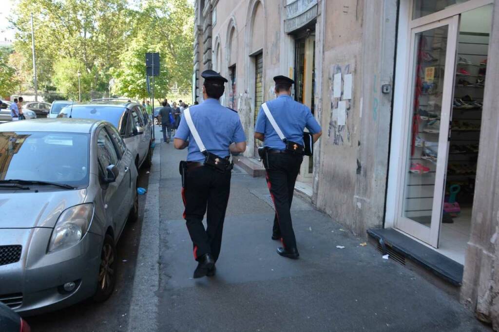 Furti di alcolici, profumi e abbigliamento a Roma: 4 arresti in 48 ore