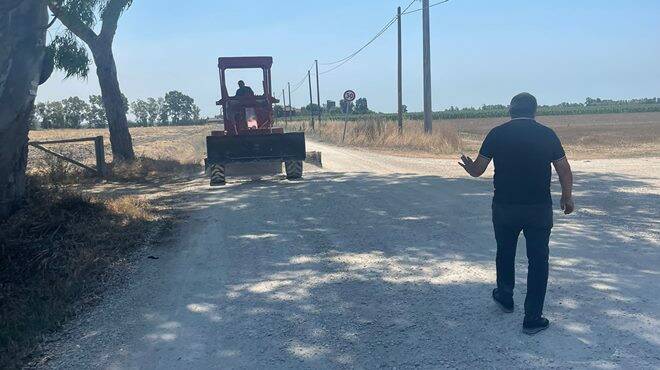 Strade rurali nelle campagne di Maccarese, Caroccia: “Al via i lavori di risistemazione di via Campo Salino”
