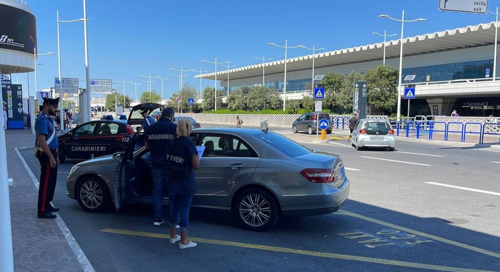 Fiumicino, beccati altri 4 Ncc a caccia di passeggeri durante il ponte di Ferragosto