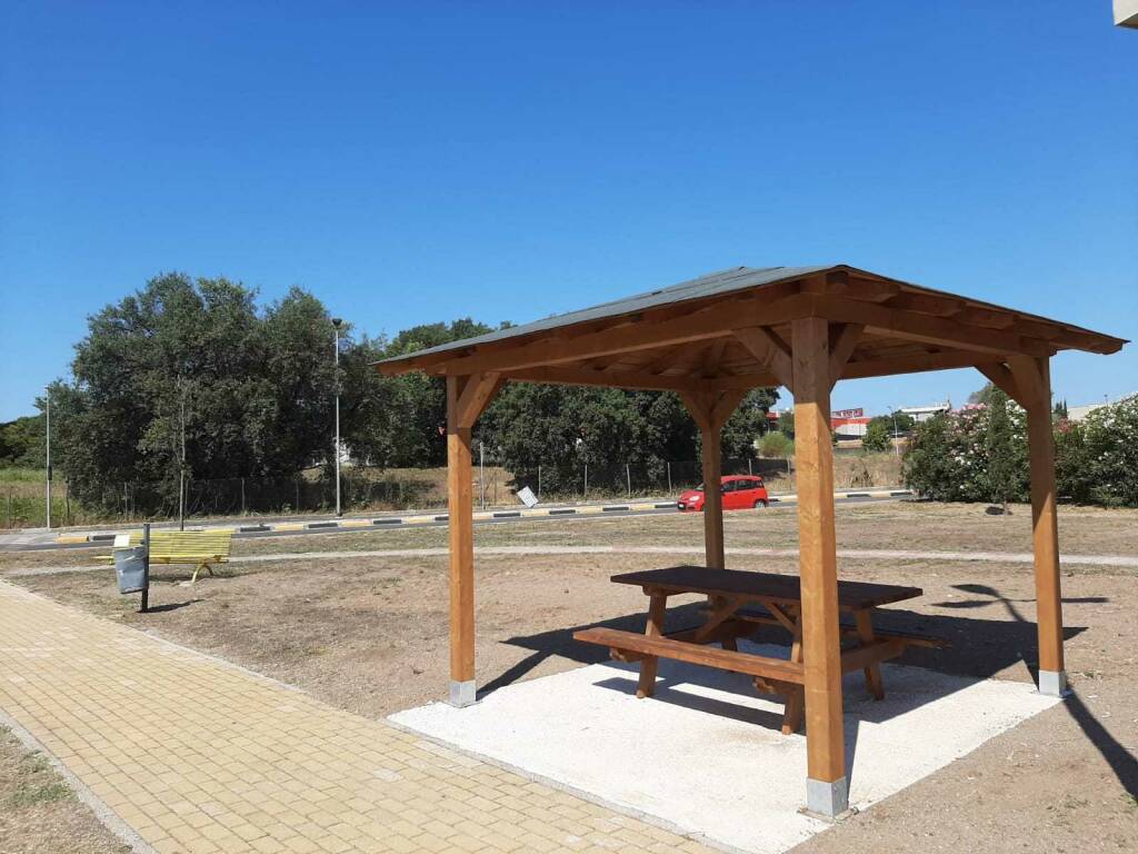 Aree verdi attrezzate a Pomezia e Torvaianica, allestiti 6 gazebo in legno: ecco dove