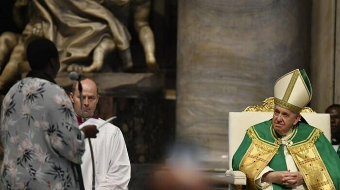 Il Papa: “Se viviamo con lo stile di Dio il mondo non sarà più un campo di battaglia”