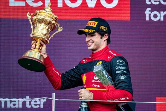 Silverstone, Sainz vince il primo Gran Premio della carriera: “Indimenticabile”