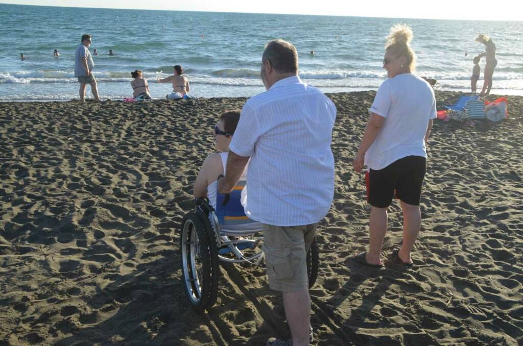 A Campo di Mare apre Liberamente, la spiaggia per disabili: come prenotare