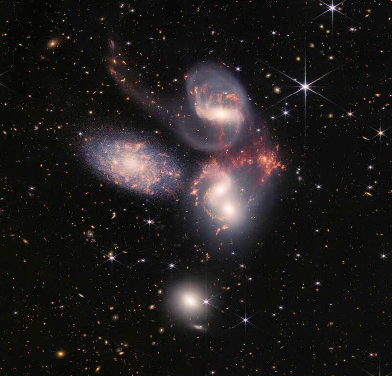 Dal telescopio Webb le spettacolari immagini che svelano i confini dell’universo