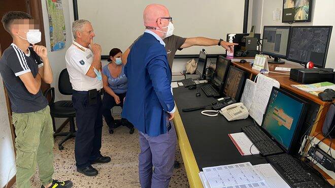 Nettuno, una nuova telecamera in Piazza Mazzini che controlla targa, revisione e assicurazione