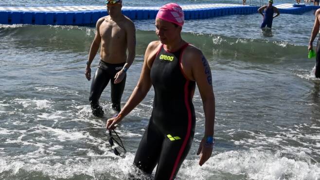Europei di Nuoto Master, la fondista Maurer torna a Ostia e vince l’oro