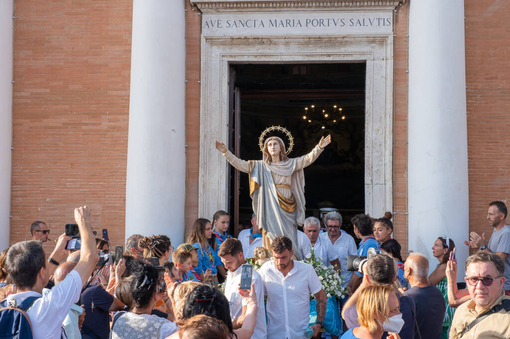 Ferragosto sul litorale, Fiumicino celebra l’Assunta: “È la festa della speranza”