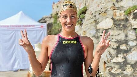 Europei di Nuoto, Taddeucci sirena d’argento nella 10 km a Ostia: “Grazie al mio coach”