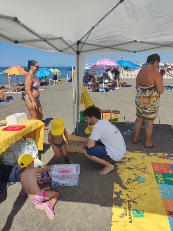 RiciclaEstate: in tutte le spiagge del Lazio continua la campagna di Legambiente e Conai