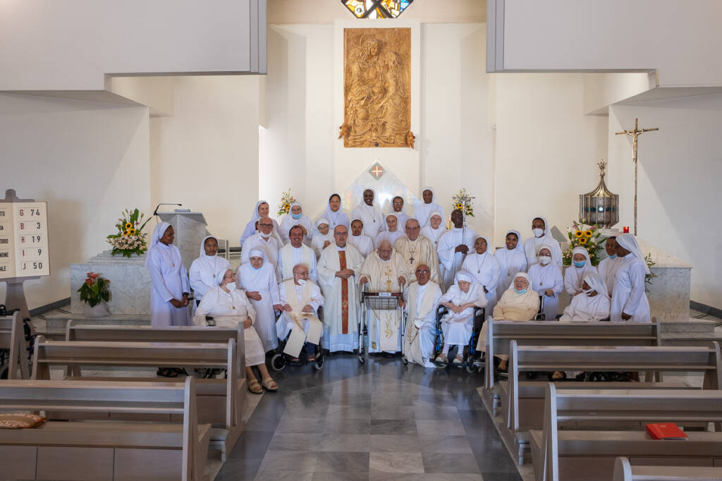 Santa Marinella festeggia don Tommaso: 103 anni di vita e 75 di sacerdozio