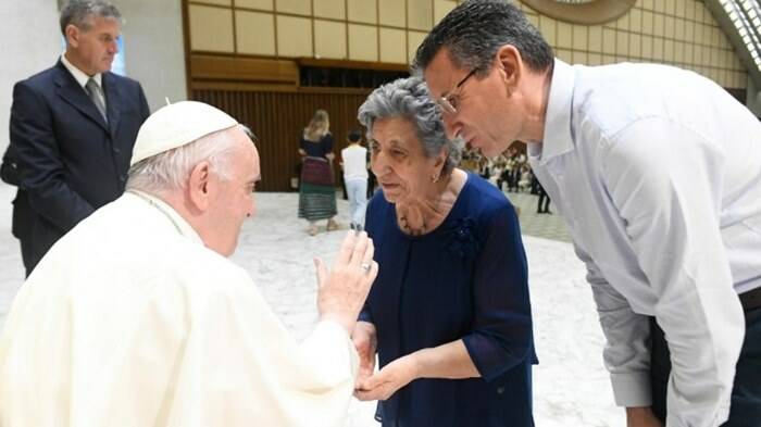 Il Papa agli anziani: “Siate una luce per le altre età della vita”