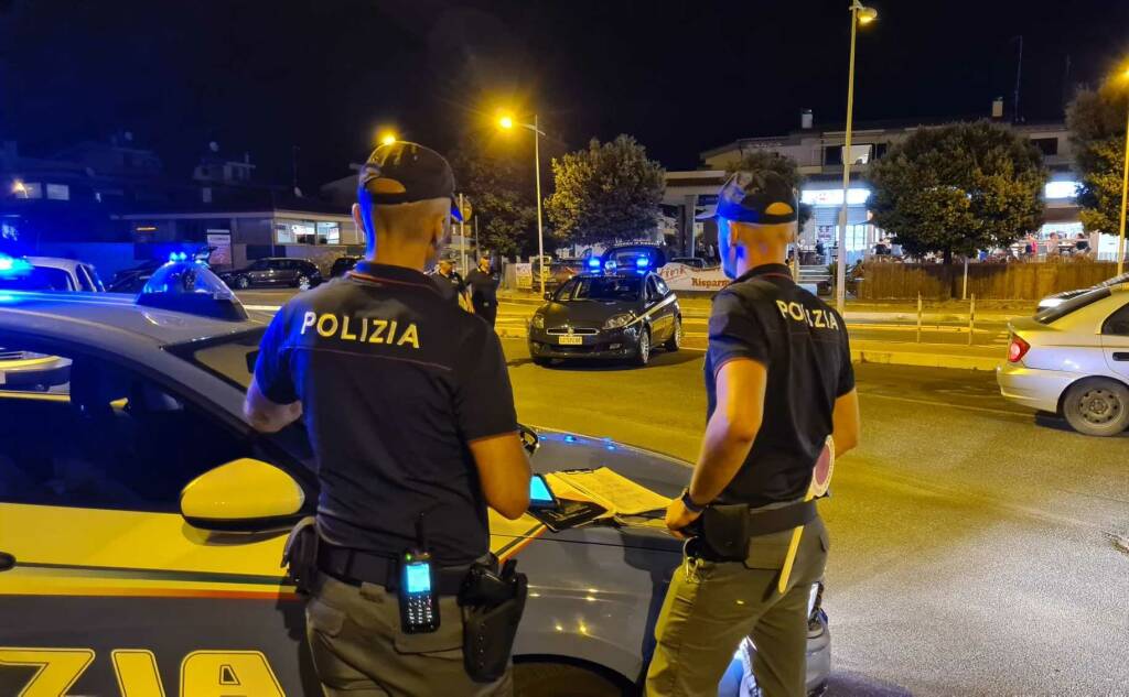 Malamovida, in auto sul litorale romano con un fucile a pompa nel bagagliaio: arrestato