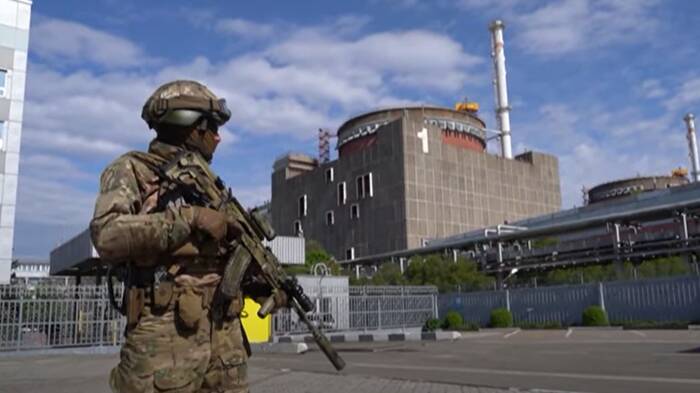Zaporizhzhia, incendio nell’area della centrale nucleare: reattori disconnessi dalla rete elettrica