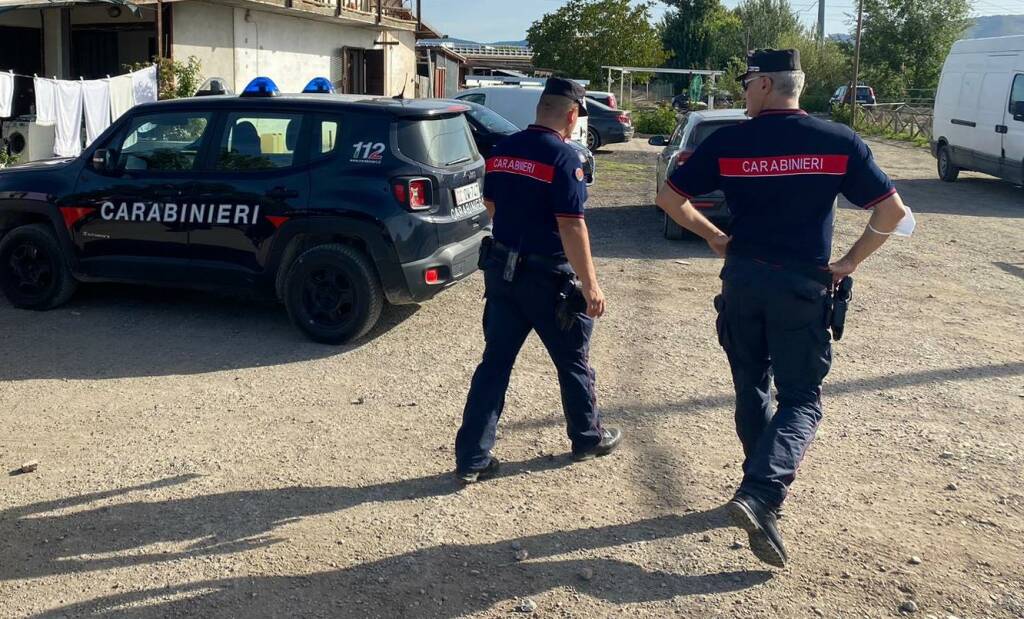 Roma, allacci illegali per non pagare luce ed acqua: scoperto insediamento abusivo