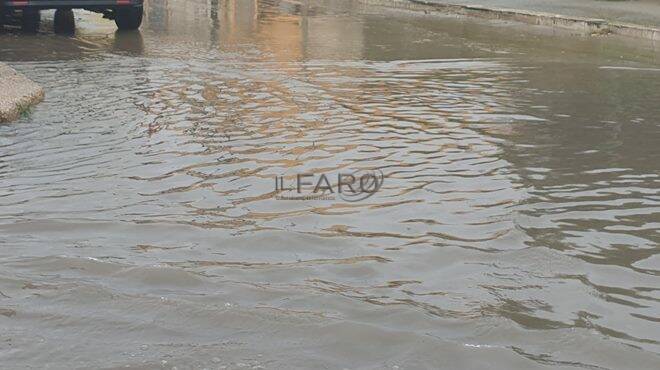 Da Maccarese a Isola Sacra violenti nubifragi e tombini intasati: l&#8217;acqua invade strade e case