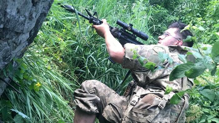 Giovane foreign fighter italiano morto in Ucraina: combatteva contro l’esercito russo