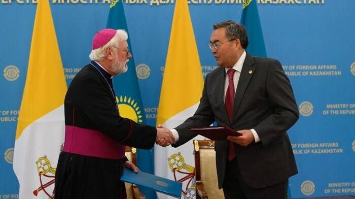 Accordo Vaticano-Kazakistan: nuova intesa per facilitare i visti al personale ecclesiastico