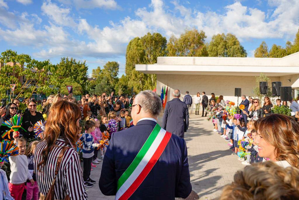 Gualtieri ad Acilia inaugura la nuova scuola dell’infanzia di via Orazio Amato