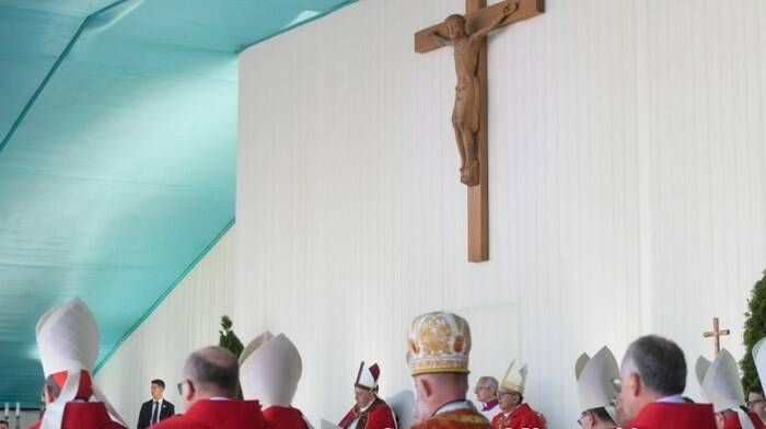 Papa Francesco: “Mai impugnare la Croce di Cristo come arma contro altri fratelli”