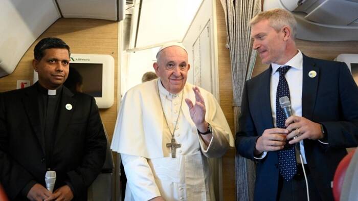 Il Papa va in Kazakistan e strizza l’occhio all’estremo Oriente: “Pronto ad andare in Cina”