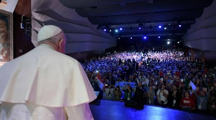 Il Papa ai giovani: “Non siamo riusciti a custodire il pianeta e nemmeno la pace: ora tocca a voi”