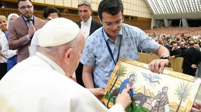 Il Papa ai catechisti: “Non fate lezioni, la catechesi è un’esperienza viva di fede”