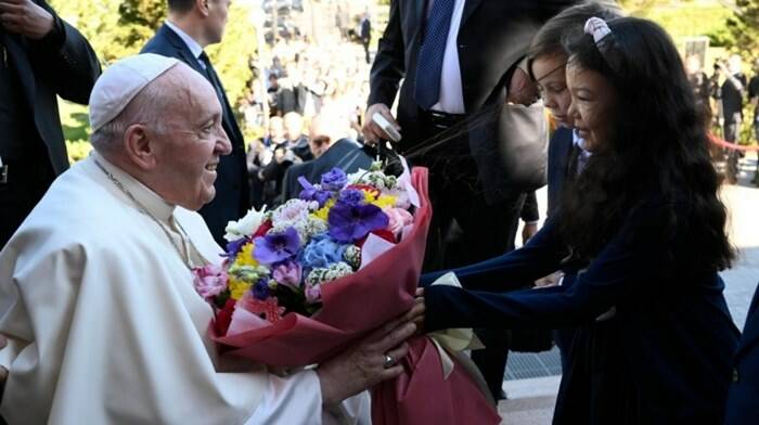 Il Papa abbraccia la piccola comunità cattolica del Kazakistan: “Siate palestre di condivisione”