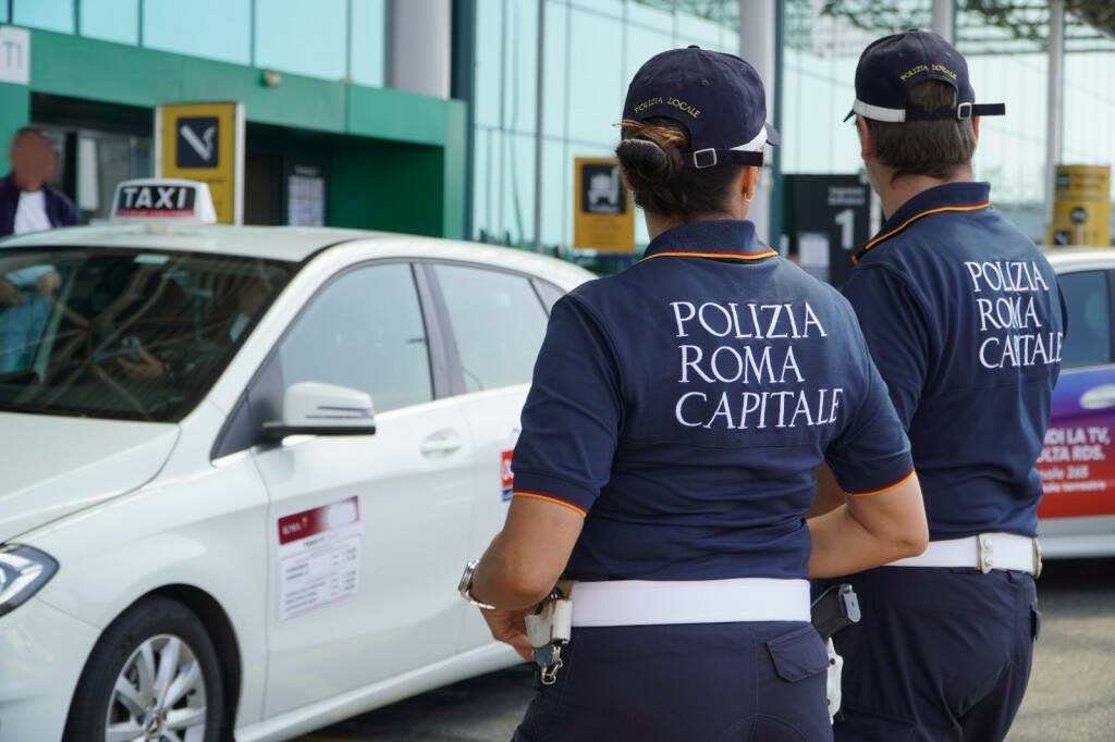 Giubileo e look dei vigili, i sindacati: “Il Campidoglio ritiri la circolare”