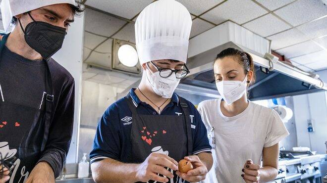 Ostia, la Fondazione Roma Litorale lancia il progetto “Cucina con gli amici”