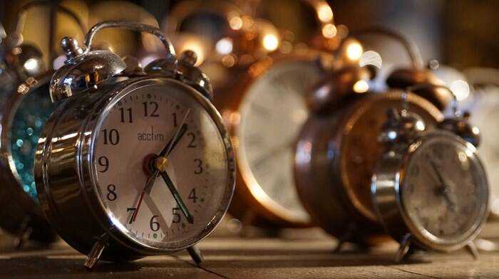 Torna l’ora legale: le lancette dell’orologio dovranno essere spostate in avanti
