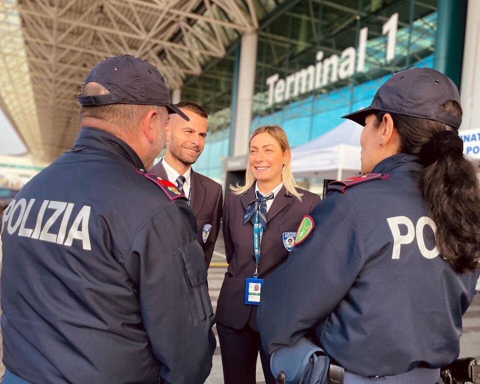 Gli studenti di Roma e Fiumicino a “scuola di legalità” dalla Polizia in aeroporto