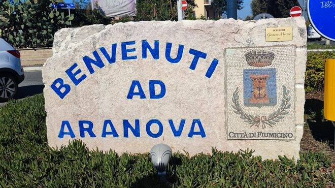 Aranova, una targa in onore dello scultore Gaetano Macera
