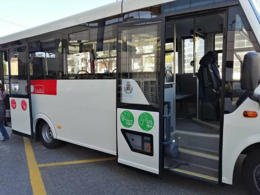 Gli studenti del “Da Vinci” a Viale di Porto, Calicchio: “Al lavoro per adeguare il Tpl”