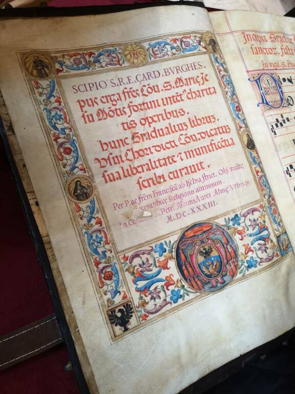 Rubato dal convento, ritrovato dai Carabinieri: manoscritto del ‘600 torna a casa