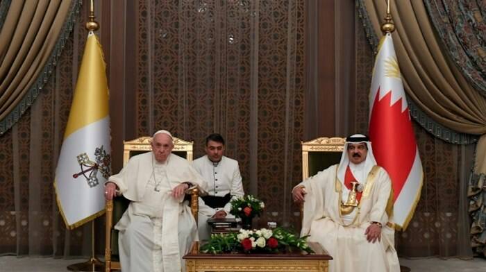 Dal Bahrein l’appello del Papa per la pace: “Tacciano le armi! La guerra è la morte della verità”