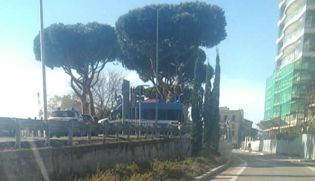 Fiumicino, la passerella non si alza: i pescatori bloccano il Ponte 2 Giugno