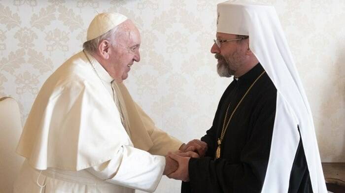 Il capo della Chiesa ucraina incontra il Papa: in dono la scheggia di una mina russa