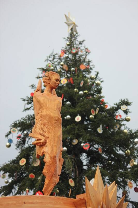 Natale 20202, in piazza San Pietro si accendono albero e presepe a impatto ambientale zero