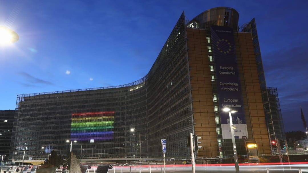 Bandiera lgbt commissione europea