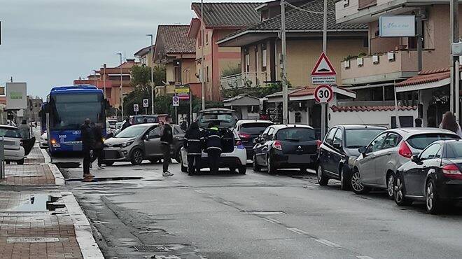 Incidente blocca via Giorgio Giorgis: strada chiusa