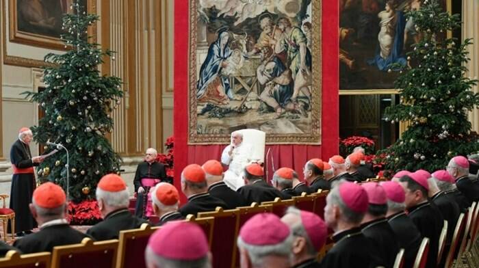 Il Papa striglia la Curia Romana: “Convertitevi”. E mette in guardia dai “demoni educati”