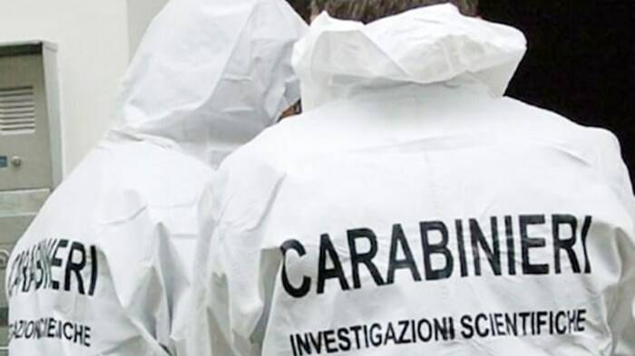 Giallo in Sicilia: il corpo semicarbonizzato di un 16enne trovato in piazza