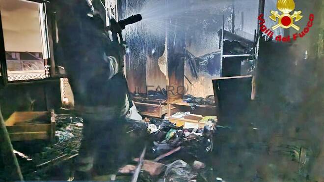 Fiumicino: incendio in appartamento, notte di fuoco e di paura a Focene
