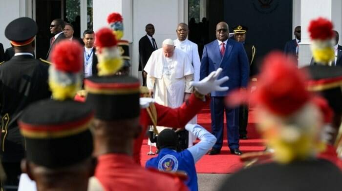 Il grido del Papa da Kinshasa: “Basta sfruttare o saccheggiare: giù le mani dall’Africa”