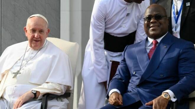 Il grido del Papa da Kinshasa: “Basta sfruttare o saccheggiare: giù le mani dall’Africa”