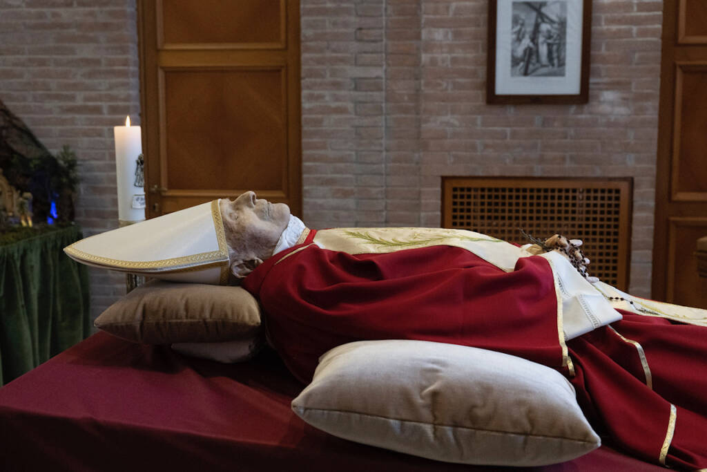 Funerali di Papa Benedetto XVI: orario e dove vederli in diretta tv e streaming