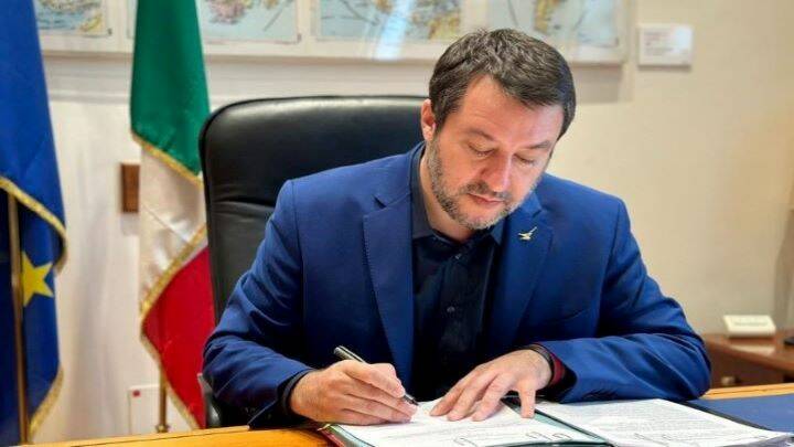Salvini e il ponte sullo stretto di Messina: “Nessun rischio con i terremoti”