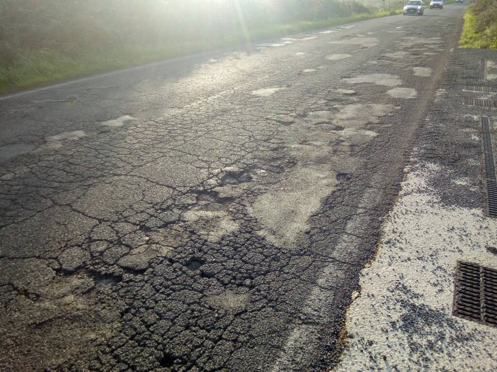 Strada via Casale di Sant’Angelo, l’Associazione ”I due liocorni”: “Stanchi di sentirsi in pericolo”