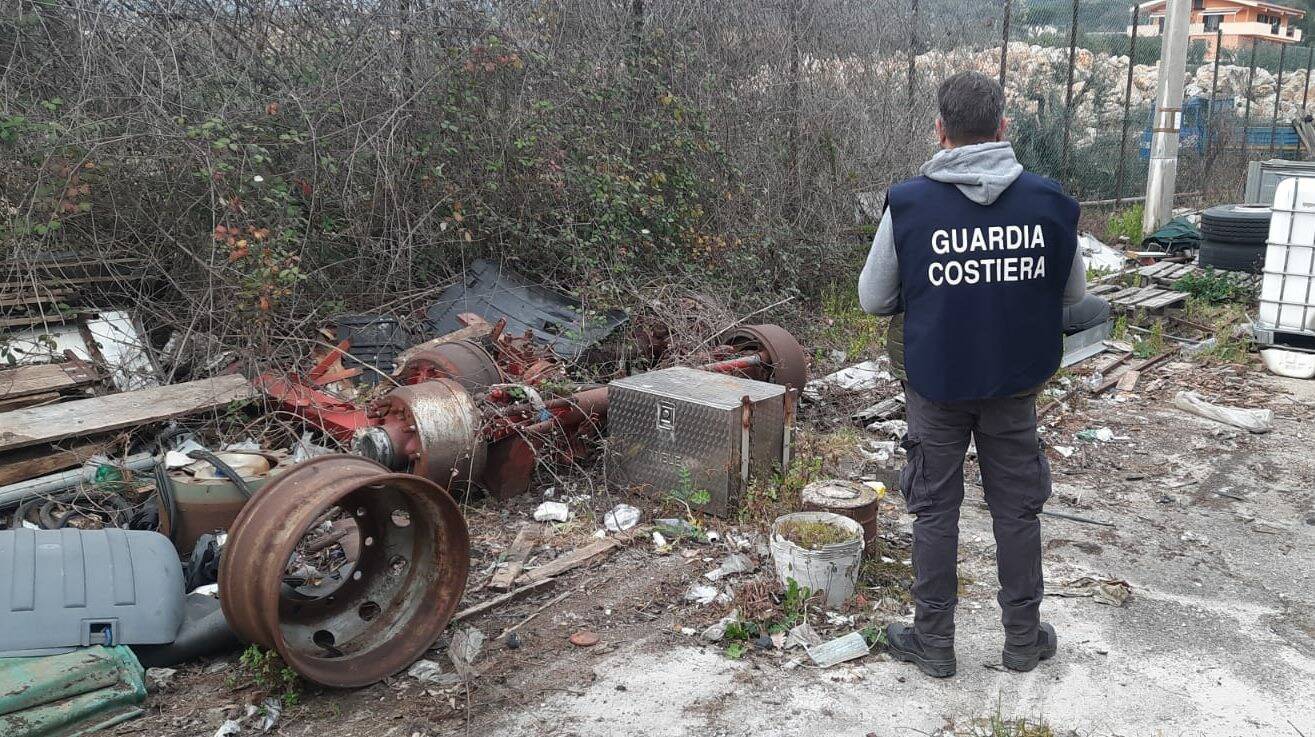 Gaeta, ditta di rifiuti crea una maxi discarica abusiva: sotto sequestro 20mila mq di terreno